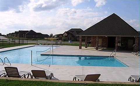 3rd image of 4304 W Woodview Dr