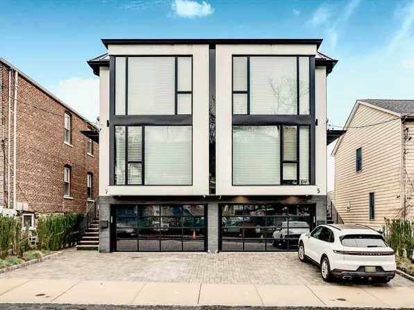 7 Adelaide Pl, Edgewater, NJ 07020