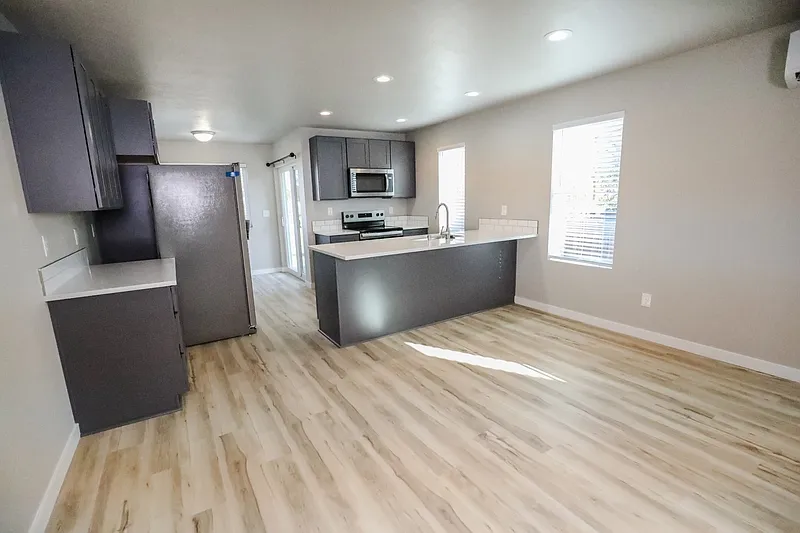 3 bed, 2.5 bath, $2,195 — Photo 3