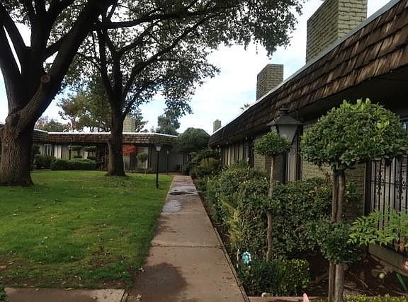 3rd image of 3687 N Fruit Ave APT B