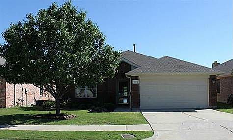 1st image of 10416 Lake Park Dr