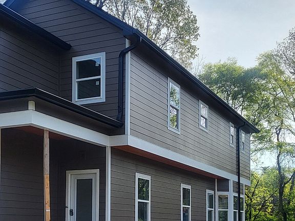 3rd image of 3920B Taylor Rd