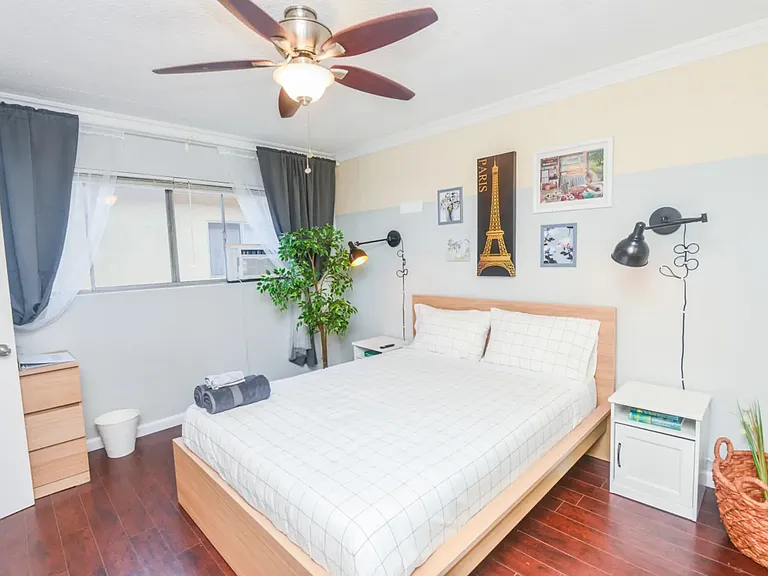 2042 S Corning St #D3 — Photo 3