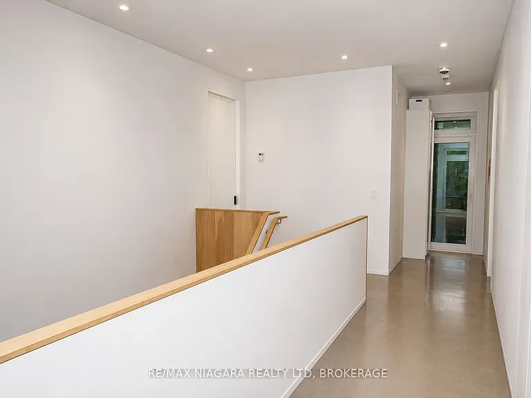 1 Timber Ln — Photo 15