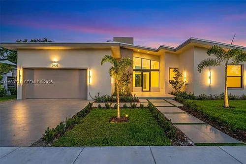 3905 SW 5th St Photo 1