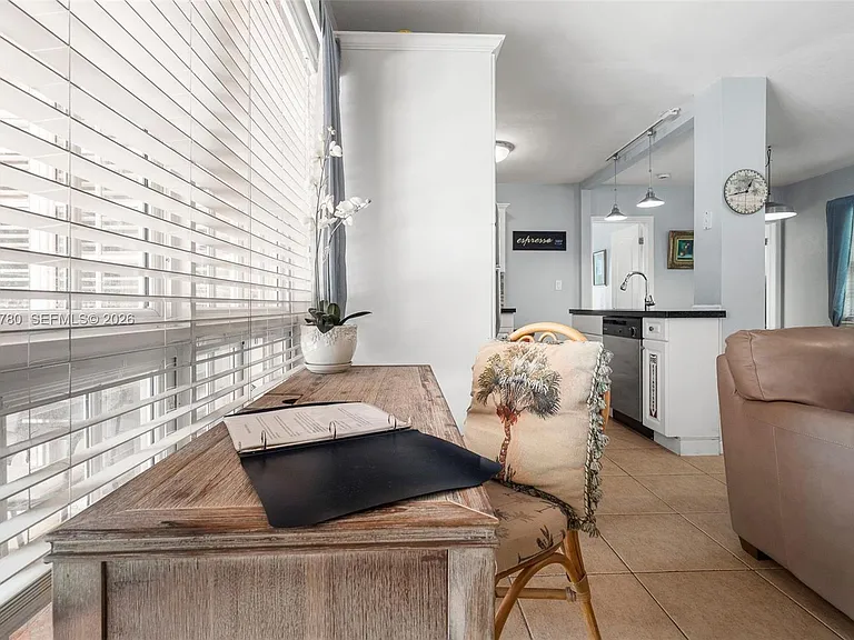 2033 NE 33rd Ave #2 — Photo 7