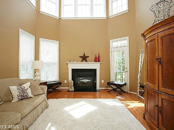 3rd image of 40441 Milford Dr