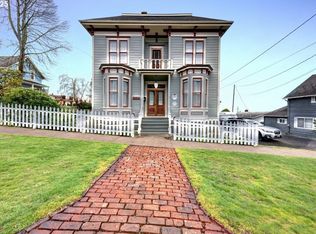 369 37th St, Astoria, OR 97103