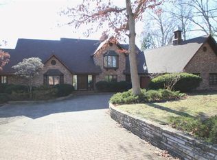 456 Scarborough Rd, Valparaiso, IN 46385