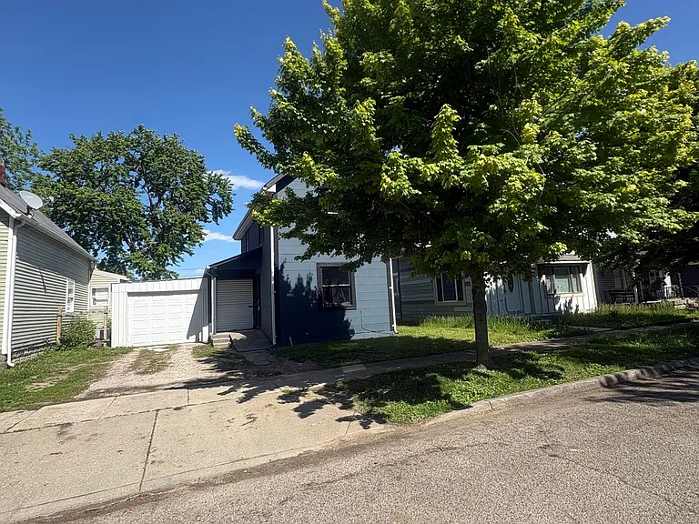 2221 Station St — Photo 3