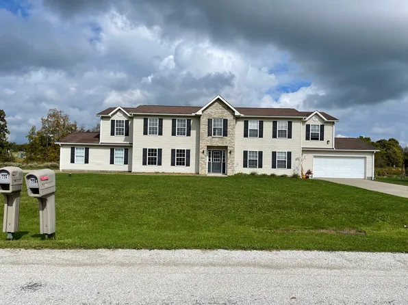 9375 Winding Creek Dr, Diamond, OH 44412