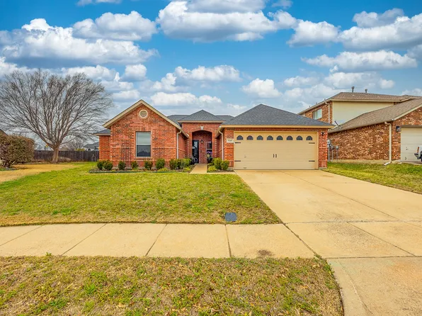 5260 Dillon Cir, Haltom City, TX 76137