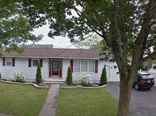 1600 Copperfield St, Utica, NY 13501
