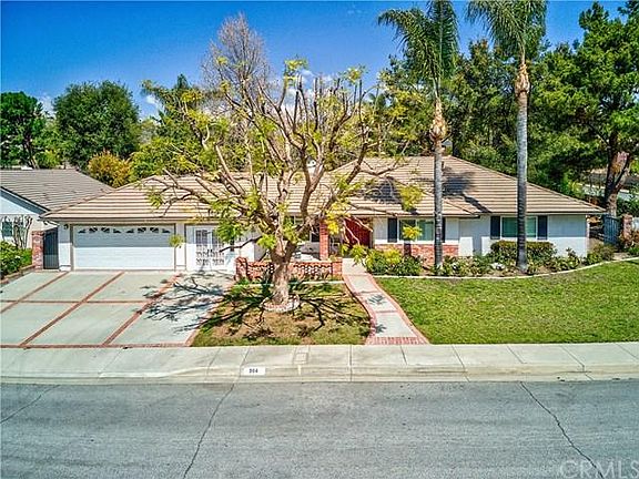 3rd image of 904 N Sea Biscuit Ct