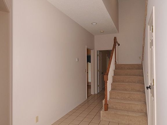 5th image of 200 NE Park Hills Pl