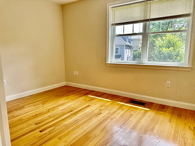 57 Lowell Ave #57 — Photo 4