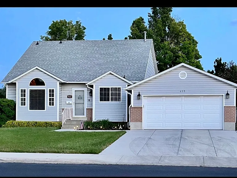 659 W 5750 S #B — Photo 1