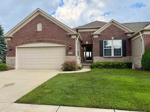 49626 Wayburn Dr, Macomb, MI 48042