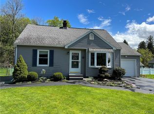 101 Cook Dr, Baldwinsville, NY 13027