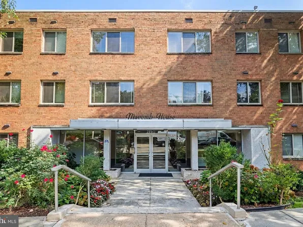 2710 Macomb St NW APT 310, Washington, DC 20008