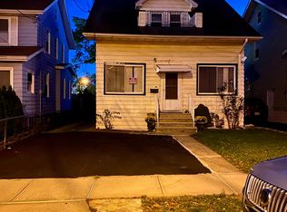 832 Gibbons Ct, Elizabeth, NJ 07202