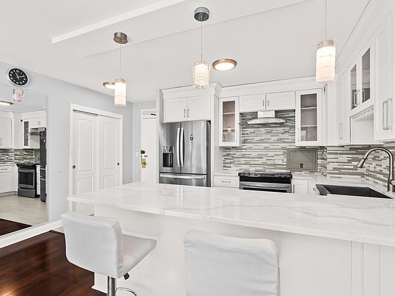 4th image of 3600 N Lake Shore Dr APT 2205