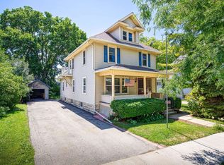 1021 School Ave, Oshkosh, WI 54901