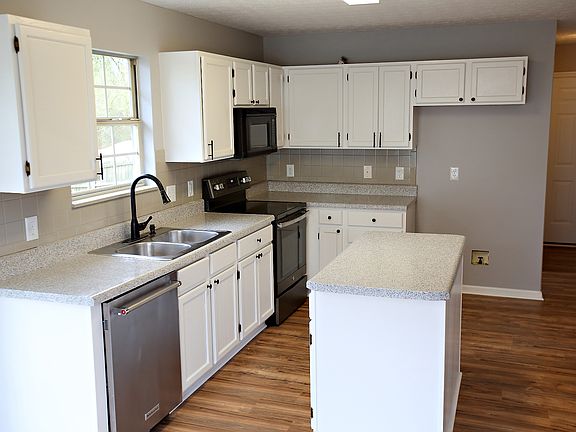 3rd image of 6930 Yellow Oak Ln