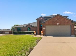 716 Glenview Dr, Mansfield, TX 76063
