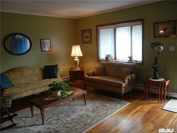 3rd image of 7 Overhill Dr