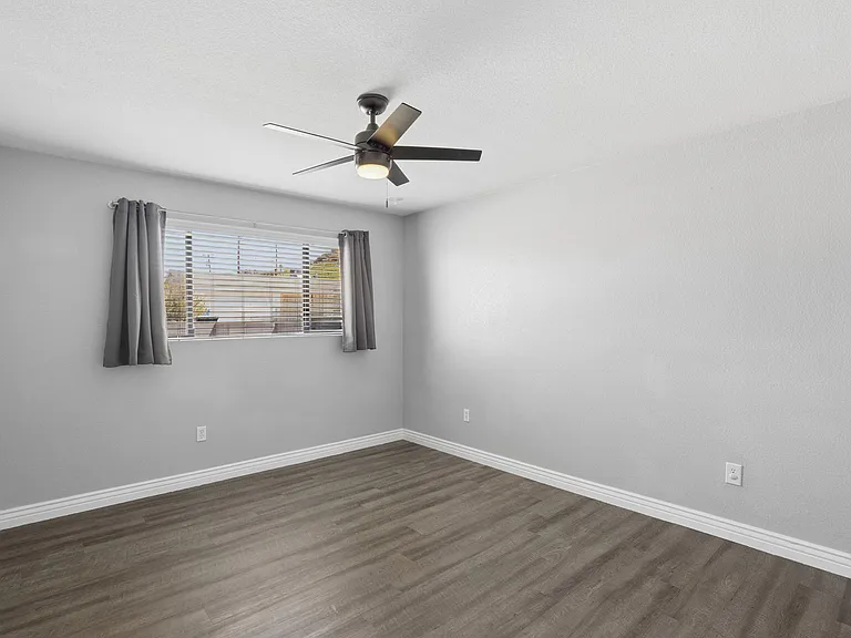 1017 E El Caminito Dr — Photo 7