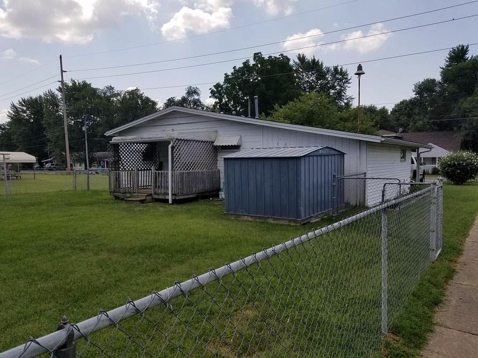 2nd image of 3063 W Lynn St