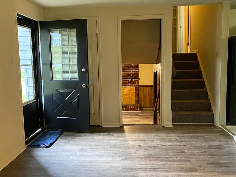 6517 Sexton Dr — Photo 2