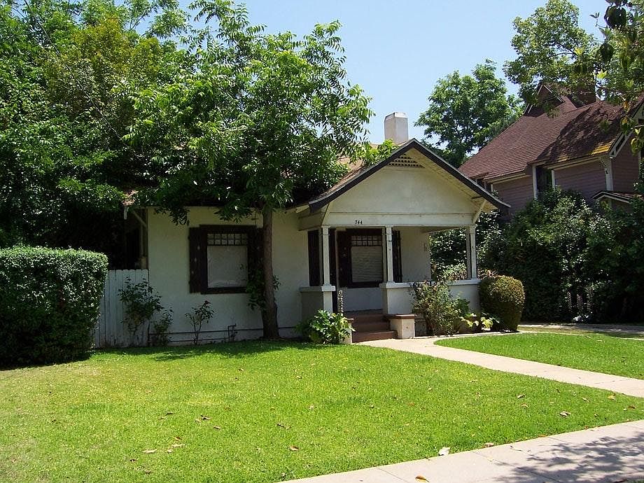 1st image of 744 N Wilson Ave