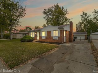 34841 Lynn Dr, Romulus, MI 48174