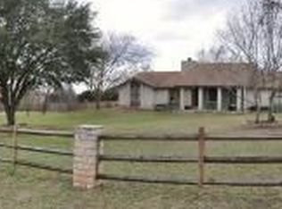 1704 Great Oaks Dr, Round Rock, TX 78681