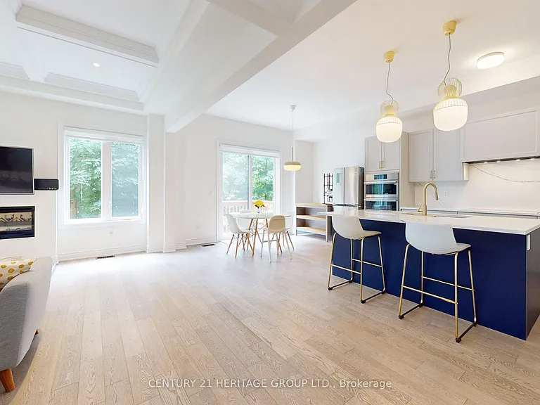 1409 Blackmore St — Photo 4