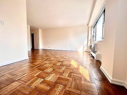 5th image of 420 E 79th St APT 12e
