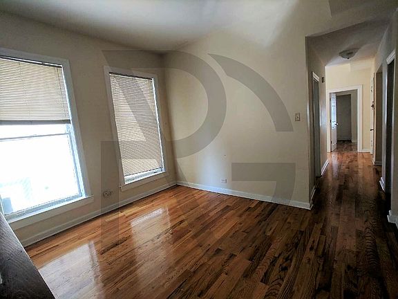 3rd image of 639 W Oakdale Ave #Unt647-1