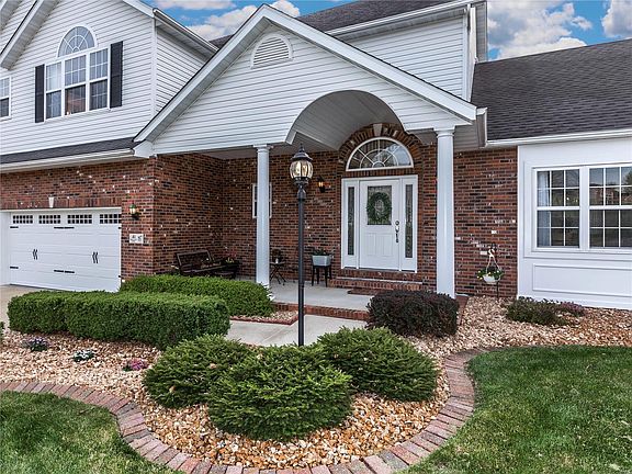3rd image of 41 Wolfe Creek Ct