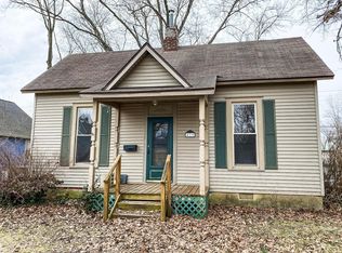 419 N Locust St, Greenville, IL 62246