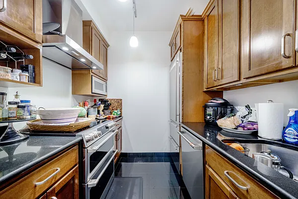 Rented by Douglas Elliman | media 5
