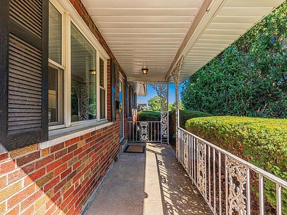 3rd image of 7105 N Villanova Dr