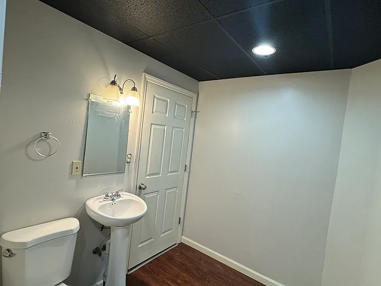 350 Jefferson St #2 — Photo 4