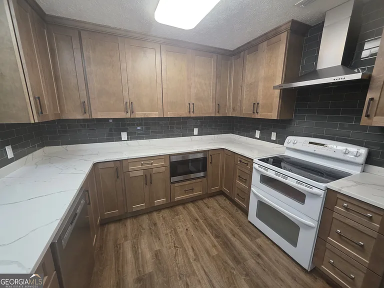 135 Kingsbrooke Cir — Photo 7