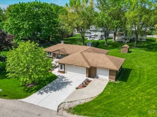 1104 Goodview Ave, Johnsburg, IL 60051