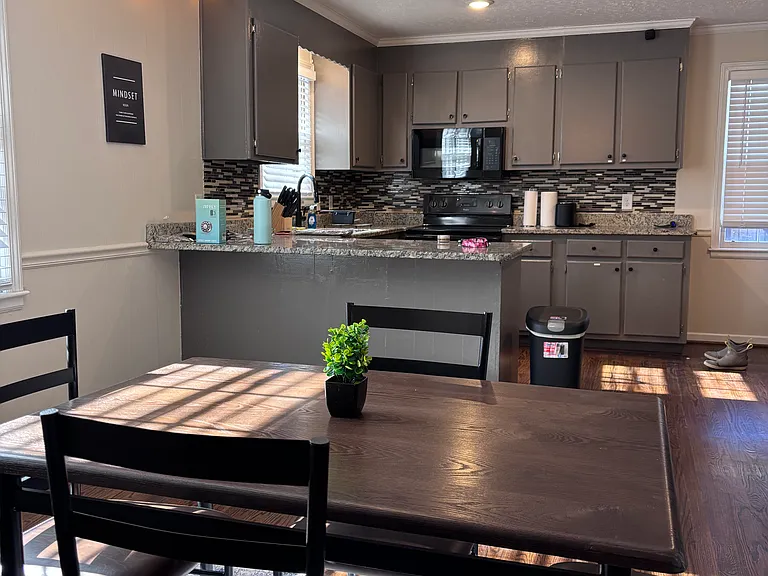 308 Farmington Rd — Photo 2