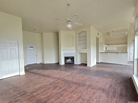 3rd image of 135 Muirfield Ln