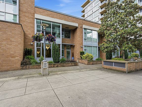 3rd image of 1900 S River Dr Unit N112
