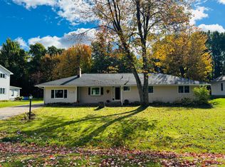 3325 Lakeshore Dr, Sault Sainte Marie, MI 49783